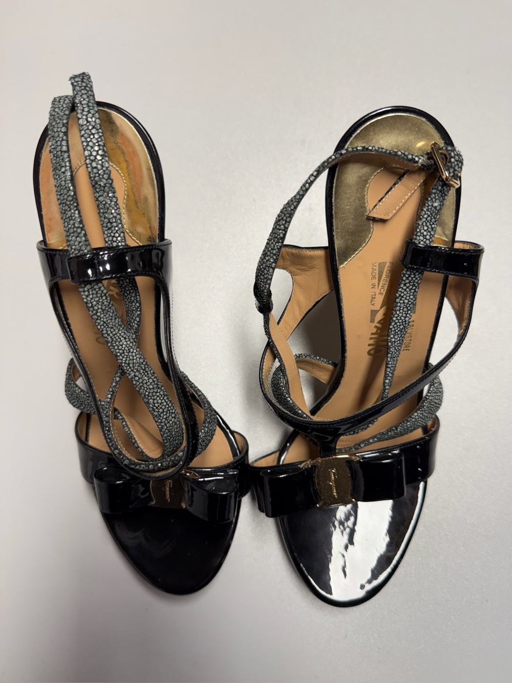SALVATORE FERRAGAMO Women's Vara Bow Accent Patent Leather Slingback Sandals 9.5